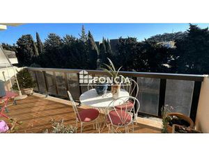 Cavalaire-sur-Mer Appartement 2 pièces cabine - Centre-ville - 3ème étage - Ascenseur - Cl