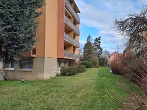 2 pièces dans immeuble de standing