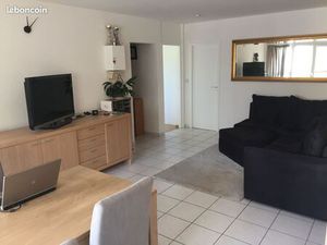 Superbe appartement 4 pièces 80 m2 exposé S-O à louer + BOX