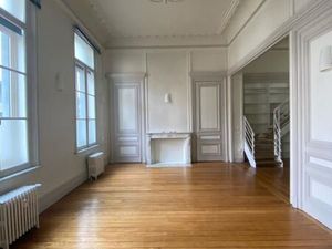 Appartement 1 pièce 84 m²