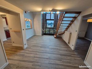 Appartement duplex 4 pièces – 80 m² – Centre-ville de St-Hilaire St-Florent