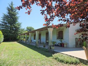 Gardanne / Meyreuil  Maison de plain-pied sur terrain de 8300m²