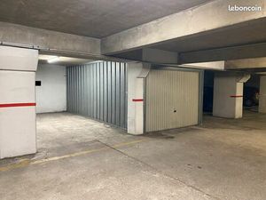 Place de Parking sécurisée 20 M2 / Borne Electrique + Accès PMR