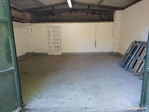 Tres grand garage / entrepot / quadruple box