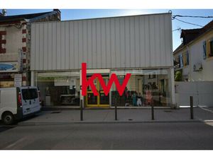 Local Commercial SAINT ELOY LES MINES 400 m2