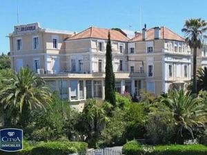 Appartement à louer 5 pièces 125 m² - Saint-Raphaël (83) - 2 444€