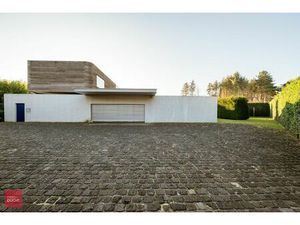 Architecten - villa met veel lichtinval en privacy op mooie ligging.