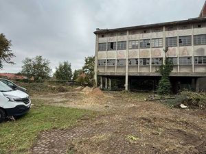 Immeuble 16 appartement avec 2900m2 terrain