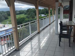 Grand f3 petit bourg