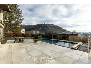 Maison d'architecte avec piscine et logement indépendant