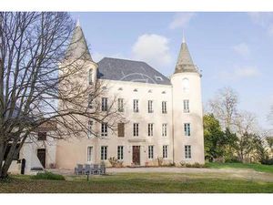 Salles-Sur-L'hers-Haute GARONNE-Château et dépendances à vendre.