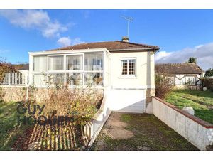 Beaumont le Roger  écoles et commerces à pied!