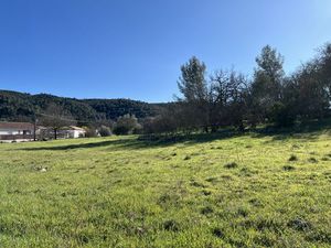 Vente terrain neuf 4000m2 Néoules - 270000 € - Surface Privée