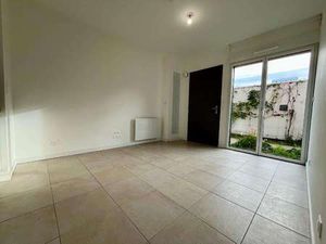 Location Appartement T1 à Nantes Île de Nantes (44000) : à louer T1 / 20m² Nantes Île de N