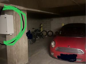 Vends parking double / triple avec prise électrique a Alesia