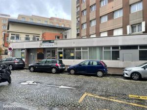 Boutique 564 m² PARIS