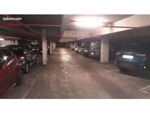 Vends lot 19 places Parking 75019