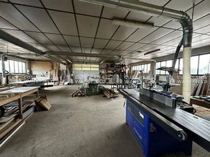 Local d'activités à vendre