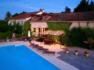 Belle ferme en pierre avec appartement d'amis  grange et vue imprenable