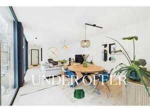 Impressionante maison (410m2 habitable) avec garage et jardi