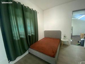 T2 37m2 en centre ville  charges comprises (eau  électricité jardinier)  tout à proximité