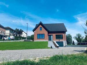 Belle maison  situe tres calme.