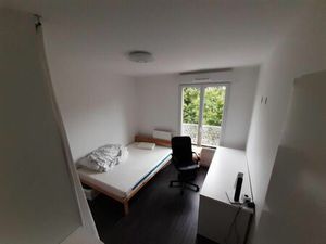 Location appartement 1 pièce 12 m² à Montigny-le-Bretonneux (78180)