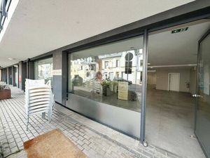 à louer Local commercial 120 m² – 3 100 € |Kayl