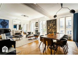 A vendre Paris 8e Parc Monceau / Saint-Augustin Appartement 4 pièces rénové avec balcon