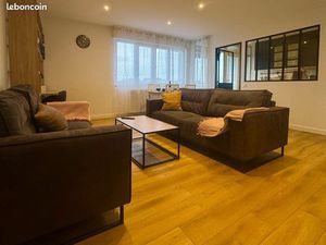 Appartement lumineux  entièrement rénové et meublé  à deux pas de toutes commodités