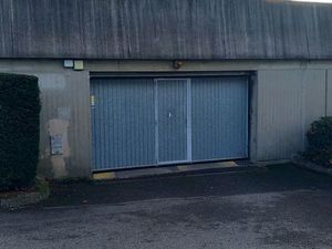 Place de parking Montmein