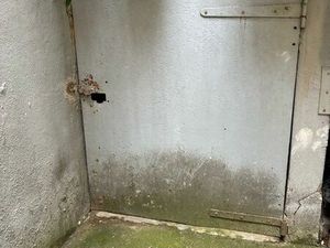 Petite cave à louer au cœur de Montmartre (Abesses)