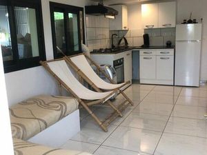 Loue logement entièrement meublé à deux minutes de la route du littoral