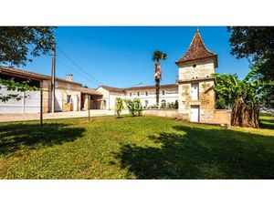 Demeure en pierre + 250m2 de dépendances