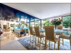 Nice  Appartement-villa avec piscine en plein cœur de ville