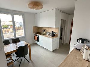 T2 44 m² + 19 m² de terrasses – Dernier étage  refait à neuf  parking box – Boulogne-Billa