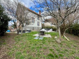 Location maison 4 pièces 120 m² à Aurillac (15000)