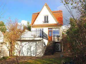 Maison avec sous-sol et jardin