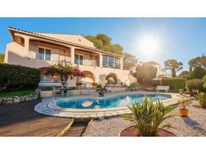 Villa de luxe de 5 pièces en vente Saint-Raphaël  Provence-Alpes-Côte d'Azur