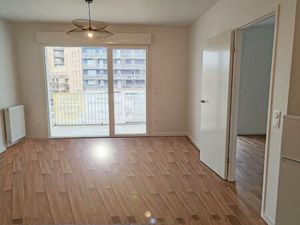 Location appartement 1 pièce 42 m² à Fleury-sur-Orne (14123)