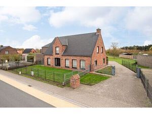 Charmante villa met royale tuin op een uitzonderlijk perceel in Sint-Laureins