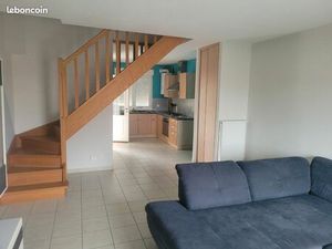 Loue F3 65 m2 parking balcon