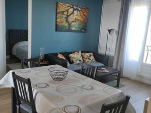 T4 meublé  traversant  3ch   calme au dernier étage 7/7 Métro D à 2mn à pied   parking