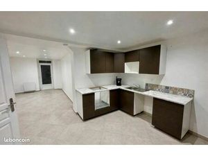 Maison de ville de 80m2 -3 chambres-Jardin - Coeur de ville de Voisins le bretonneux