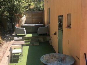 Petit studio avec terrasse