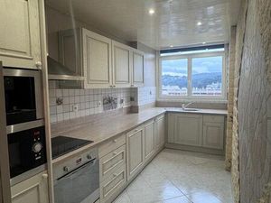 Appartement T4 85m2 lumineux résidence Valpin avec vue sur mer et notre-dame de la garde