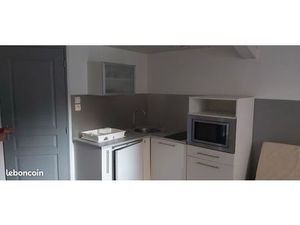 FUVEAU – Studio meublé  entièrement refait