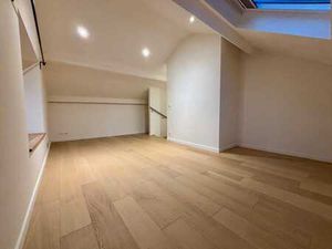 Maison de ville entièrement rénovée avec cour