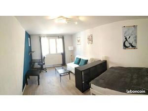 T1 situé en centre ville (proche Fourneyron/ hôtel de ville)