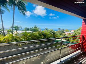 Particulier loue grand F2 meublé a l année aux avirons ravine sèche